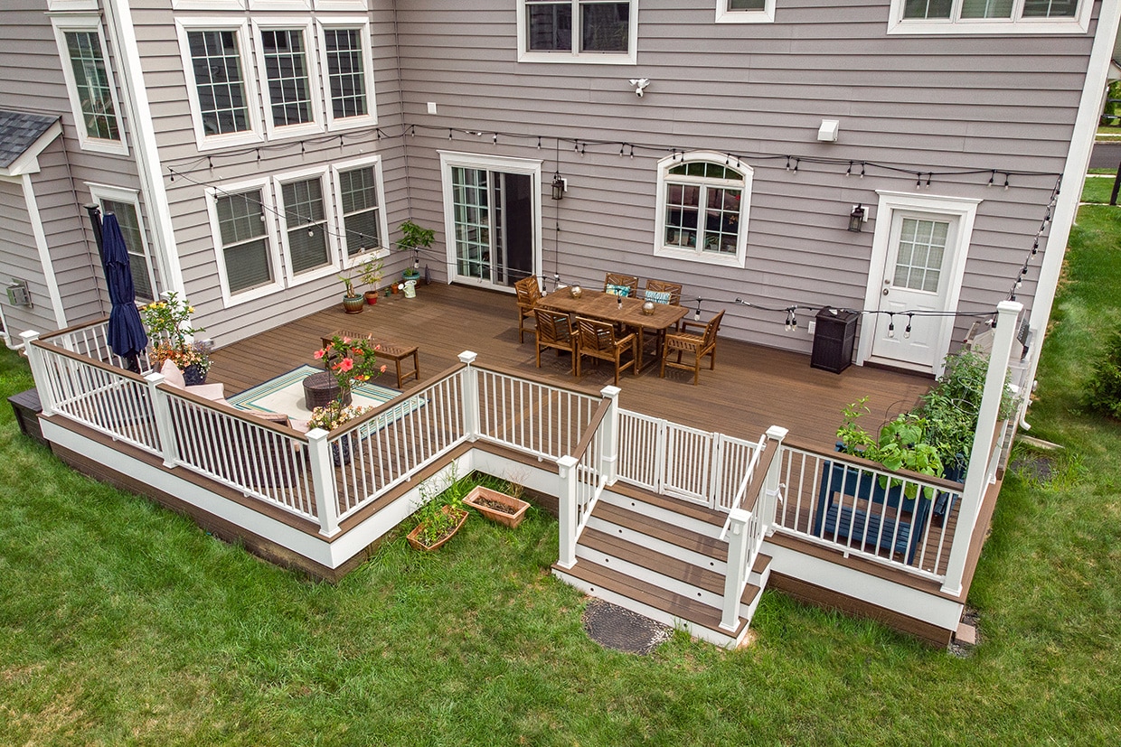 Deck With Open Entry Concept 8