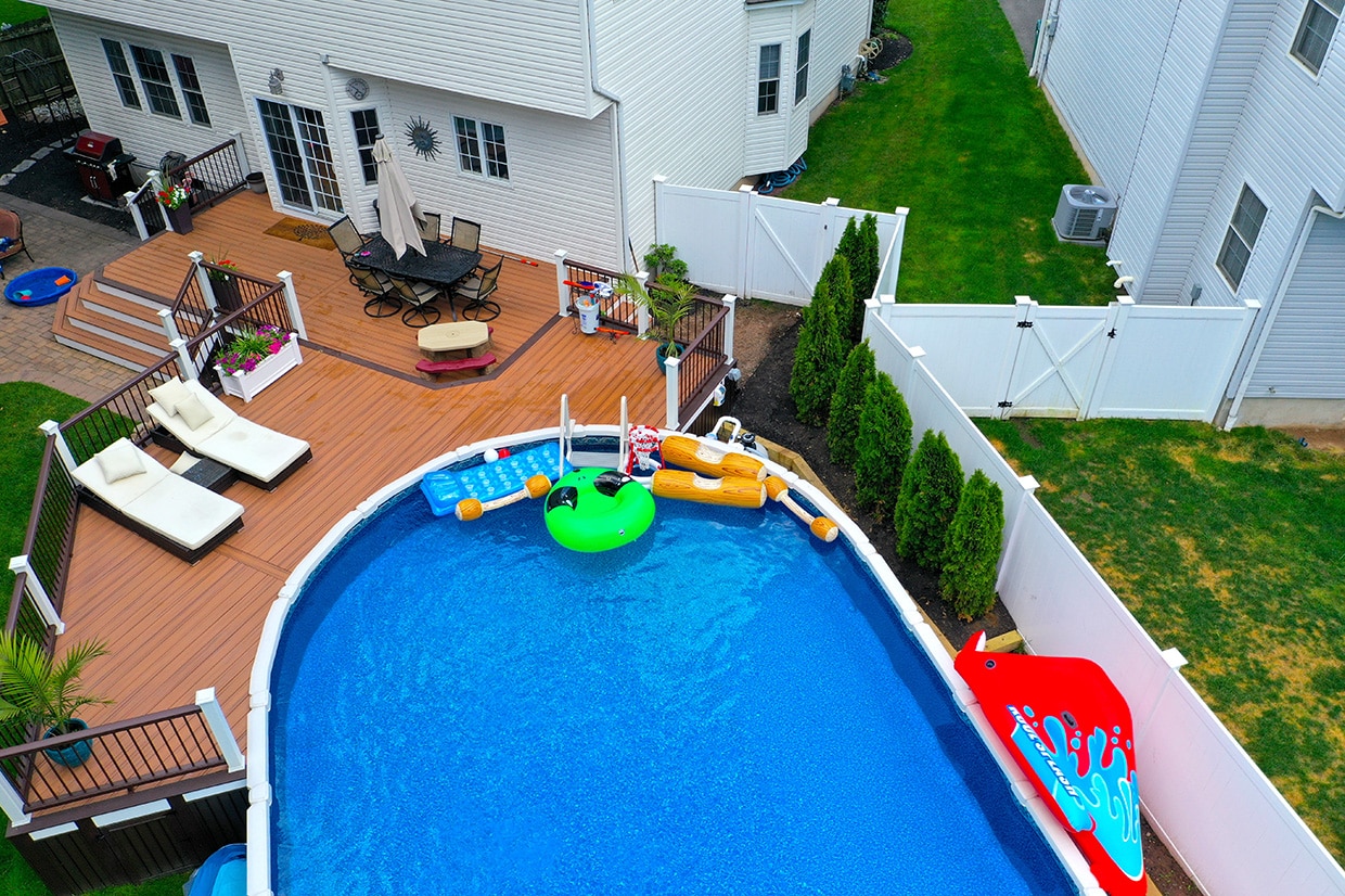Awesome Pool Deck 3
