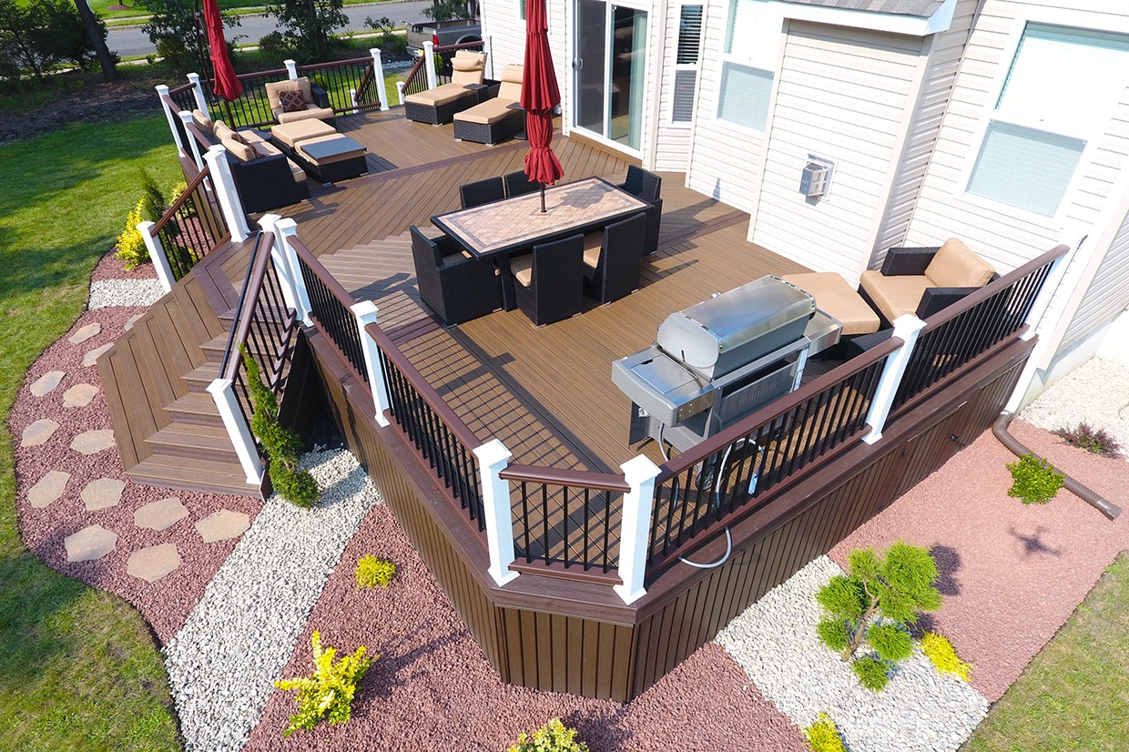 Tips For Hiring A Deck Contractor 2