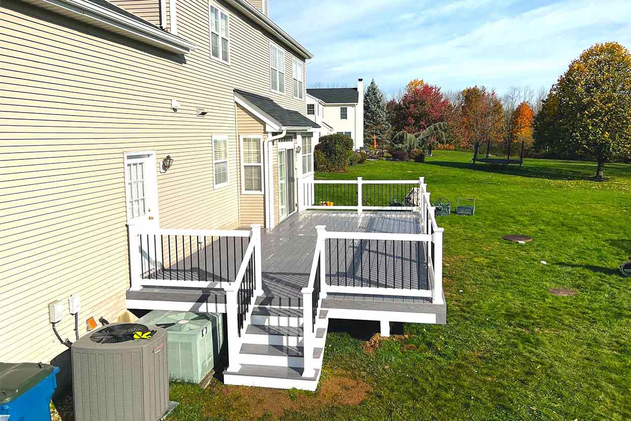 Reliable Deck Contractor 17