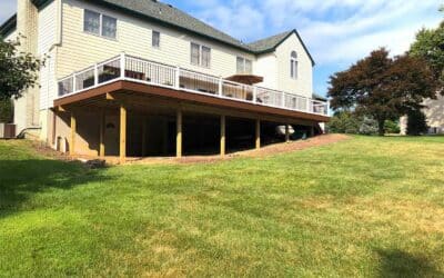 46'X20' New Deck With Composite Decking And Vinyl Railings.