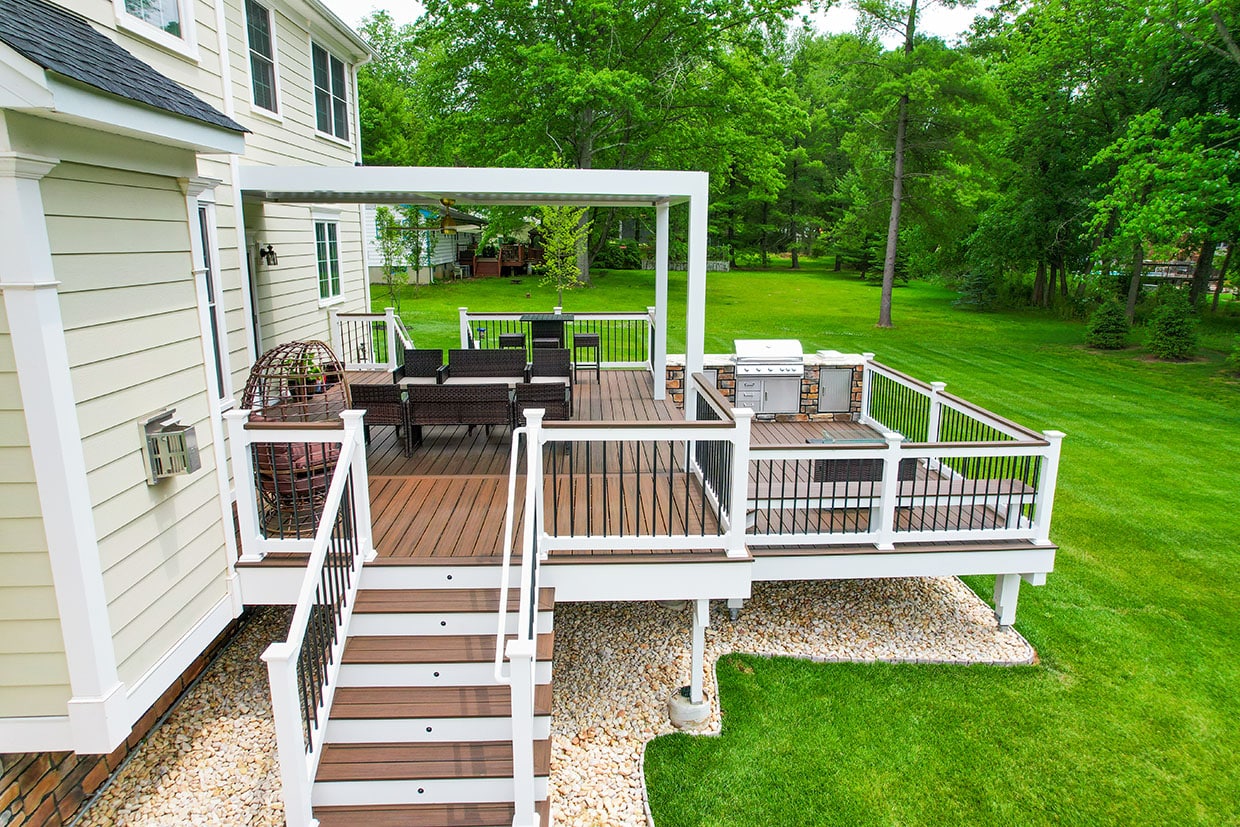 Deck With Built In Outdoor Kitchen 6